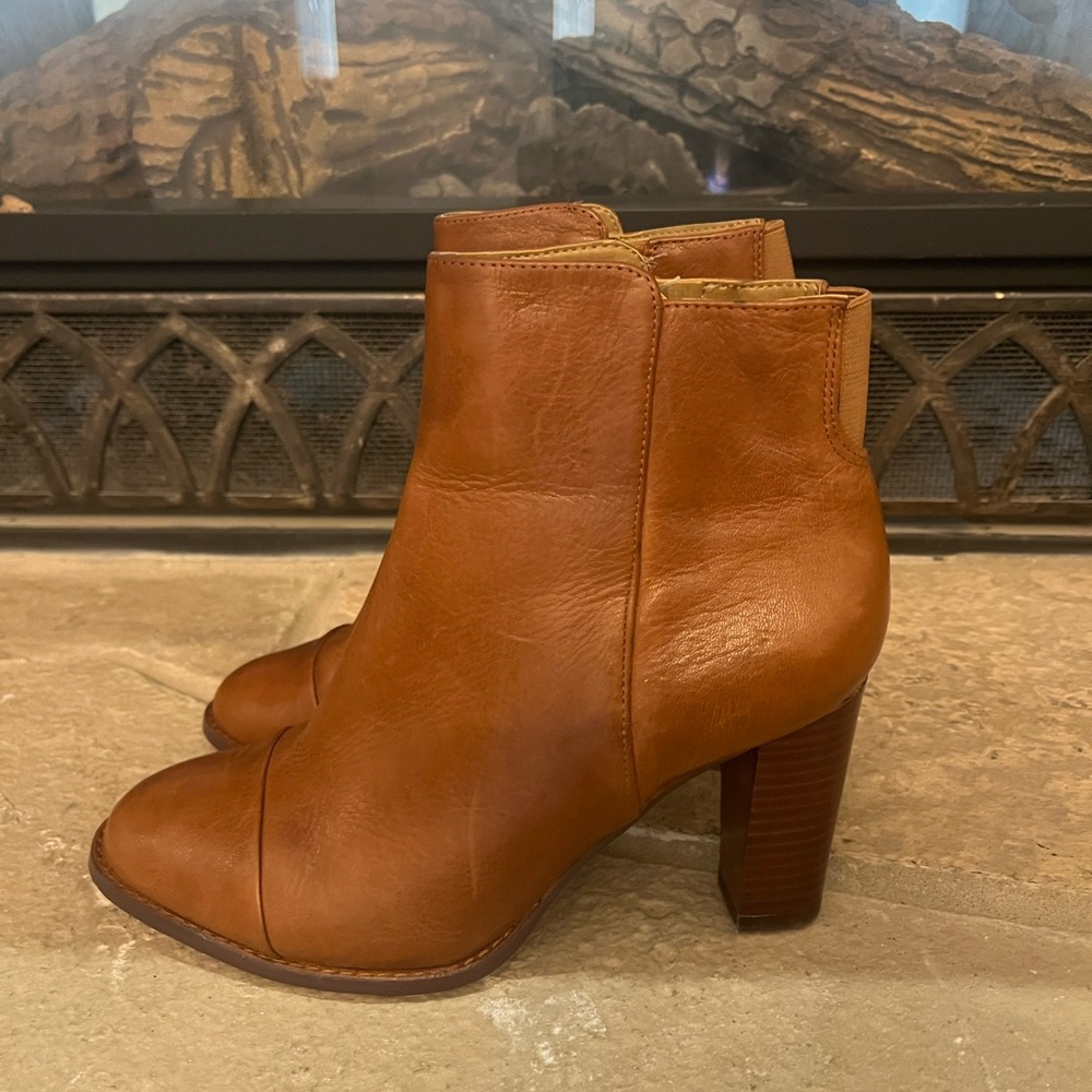 Clarks cognac leather boots